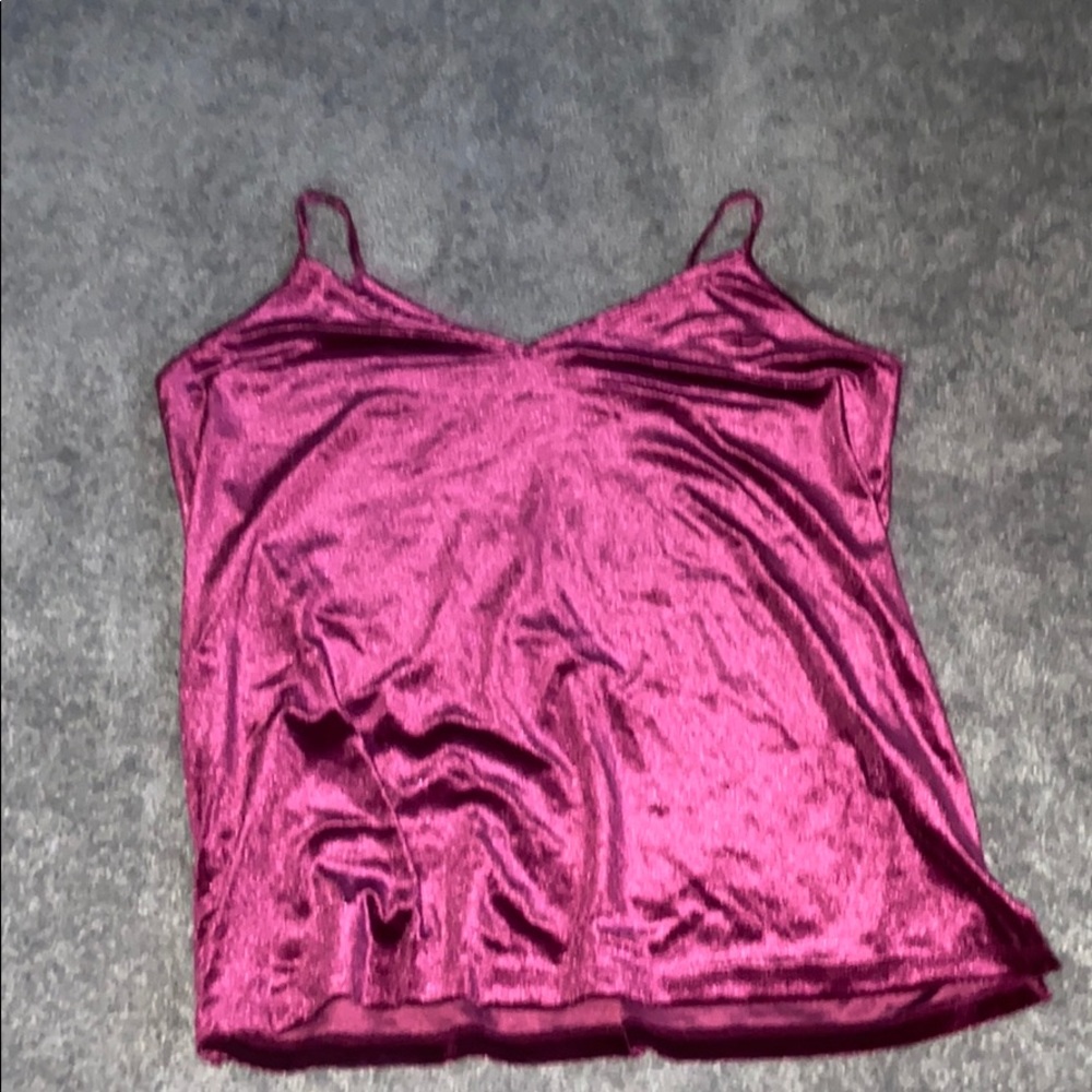 purple tank top